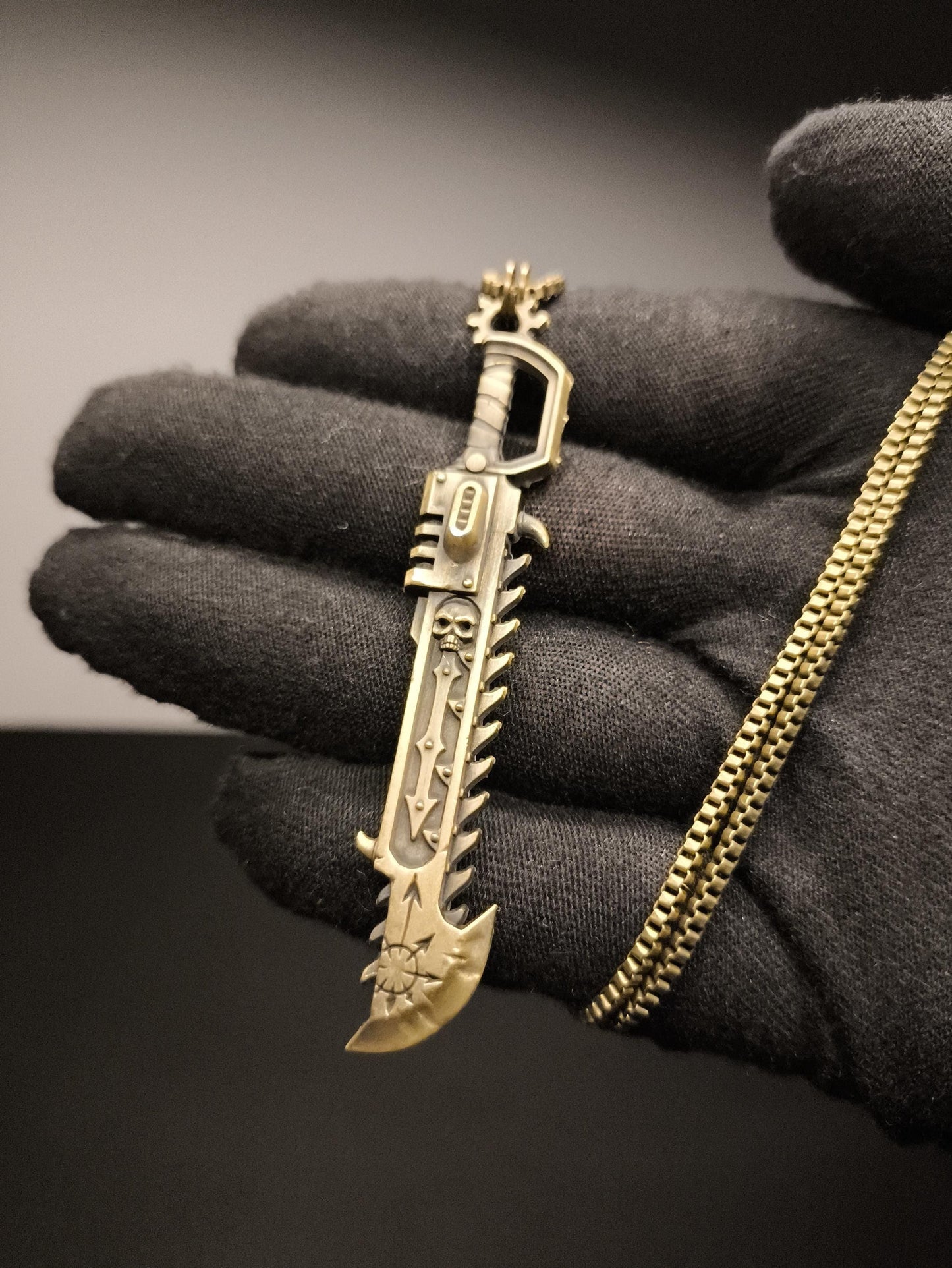 Warhammer40K Heretic Chainsword Pendant and Chain Necklace
