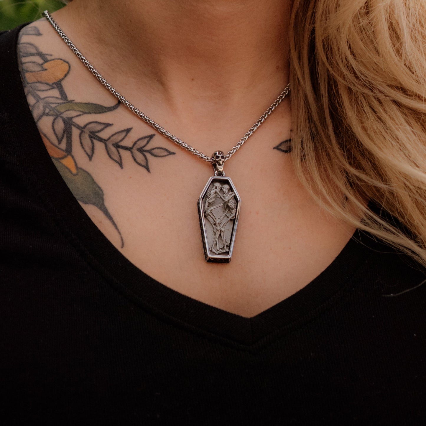 The Lovers Coffin Pendant – Gold Gothic Skeleton Pendant and Chain Necklace in Stainless Steel