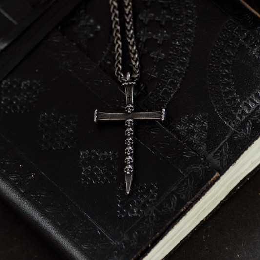 Sevendeath Cross – Gothic Skull Cross Pendant and Chain Necklace in Stainless Steel