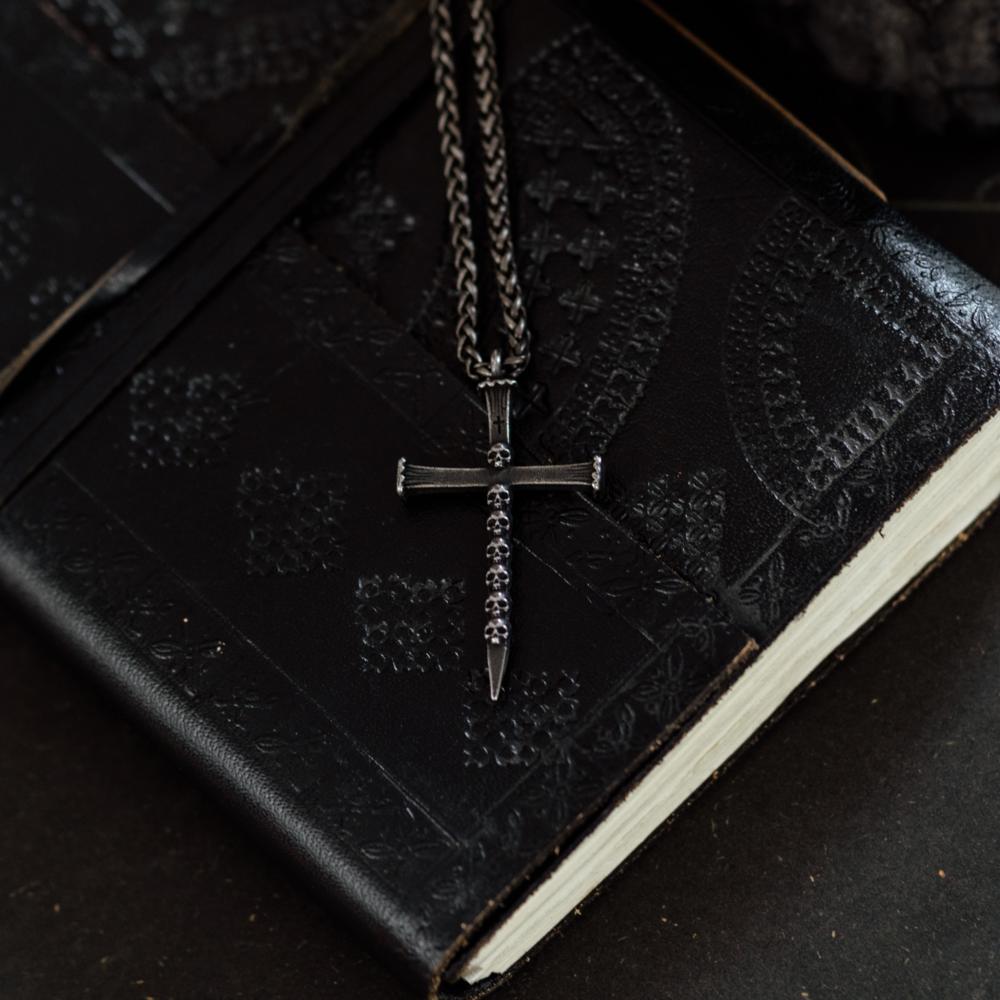 Sevendeath Cross – Gothic Skull Cross Pendant and Chain Necklace in Stainless Steel