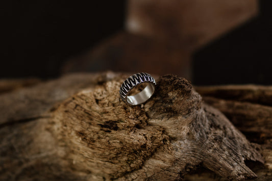 Dark Rings for Darkest Nights: Why Decorative Rings Make the Perfect Gothic Christmas Gift