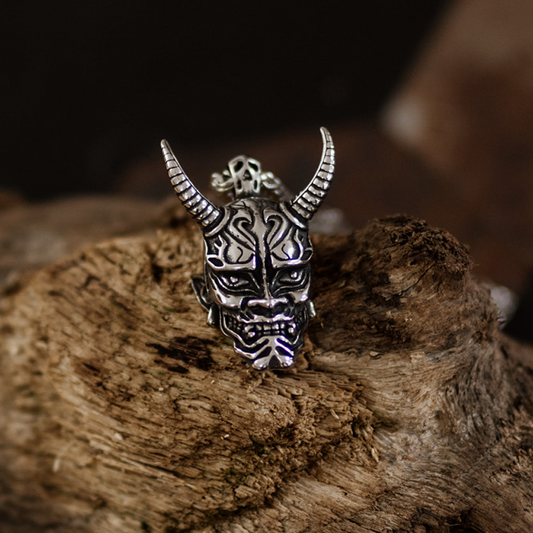 Akuryō – Silver Demon Shogun Mask Pendant Necklace in Stainless Steel