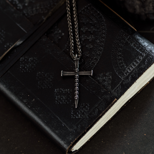 Sevendeath Cross – Gothic Skull Cross Pendant and Chain Necklace in Stainless Steel